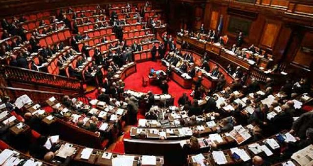 Crisi di Governo, un'immagine del parlamento italiano